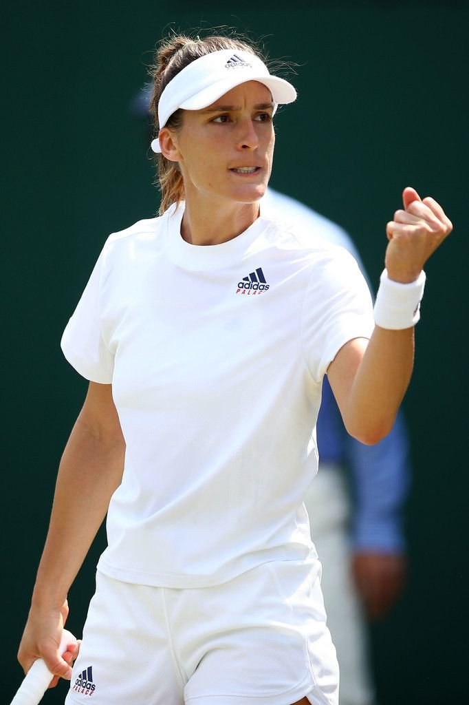 SCANDAL la Wimbledon din cauza echipamentului lui Ostapenko: Nu este competitia in care sa te imbraci asa!
