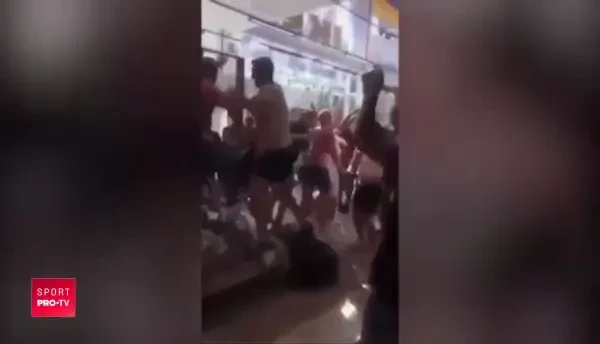 Fanii englezi au devastat un magazin