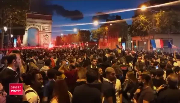 Bucuria suporterilor francezi dupa 1-0 cu Belgia