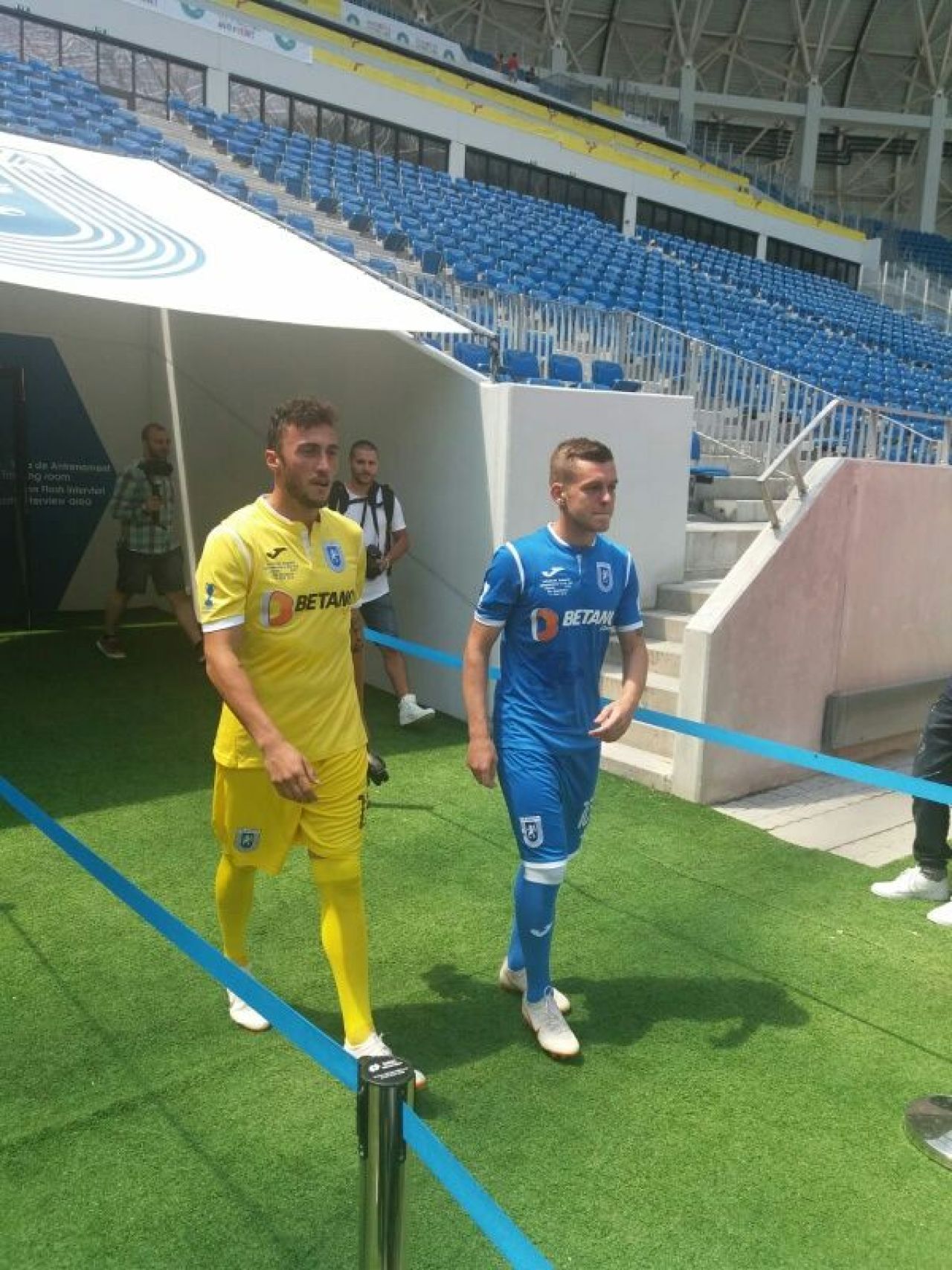 GALERIE FOTO // Craiova si-a prezentat noile echipamente pentru sezonul viitor! Craiova - CFR se vede la PRO TV, sambata, 20:30_2