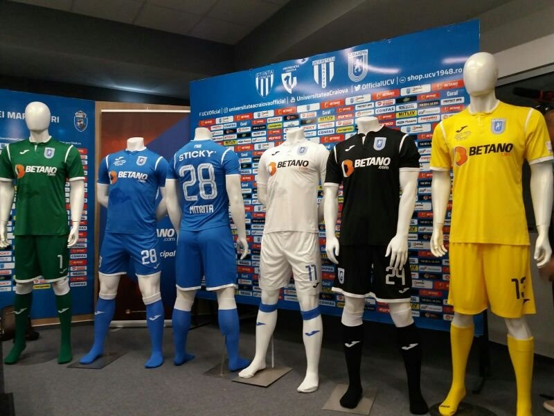 GALERIE FOTO // Craiova si-a prezentat noile echipamente pentru sezonul viitor! Craiova - CFR se vede la PRO TV, sambata, 20:30_4