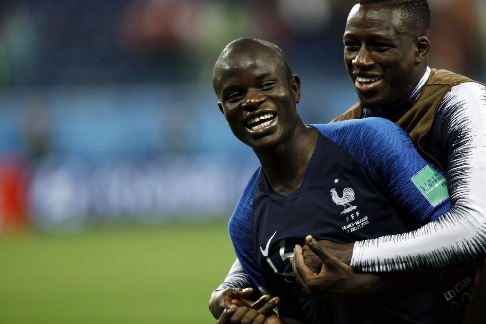 In 98 strangea GUNOAIE alaturi de tatal sau! Acum e finalist la Cupa Mondiala! Povestea celui mai HARNIC jucator din lume