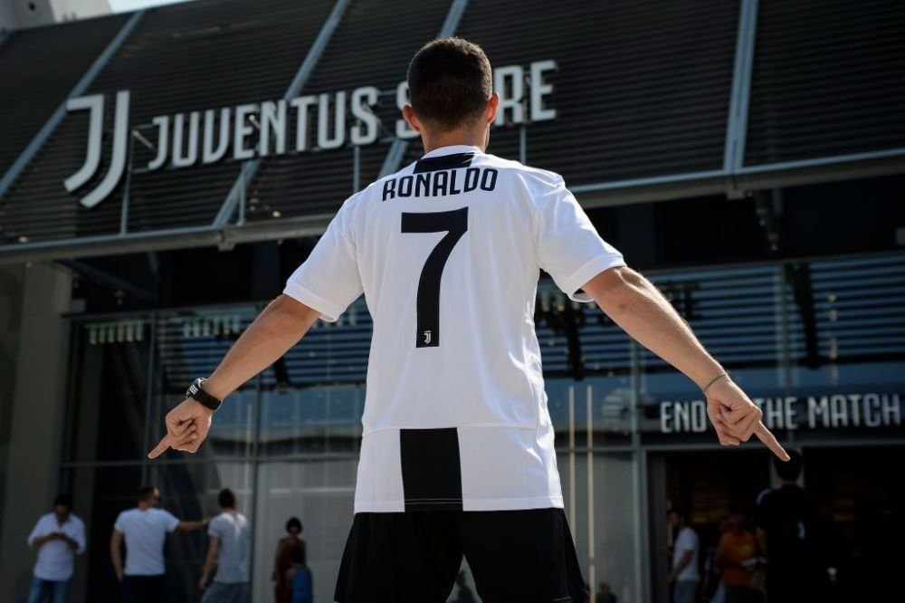 Uluitor! Cati bani a scos Juventus din tricouri in primele 24 de ore de la transferul lui Cristiano Ronaldo