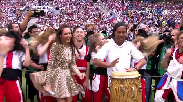 Moment demential inainte de finala! Ronaldinho a cantat Kalinka la tarabana, tot stadionul in delir_2