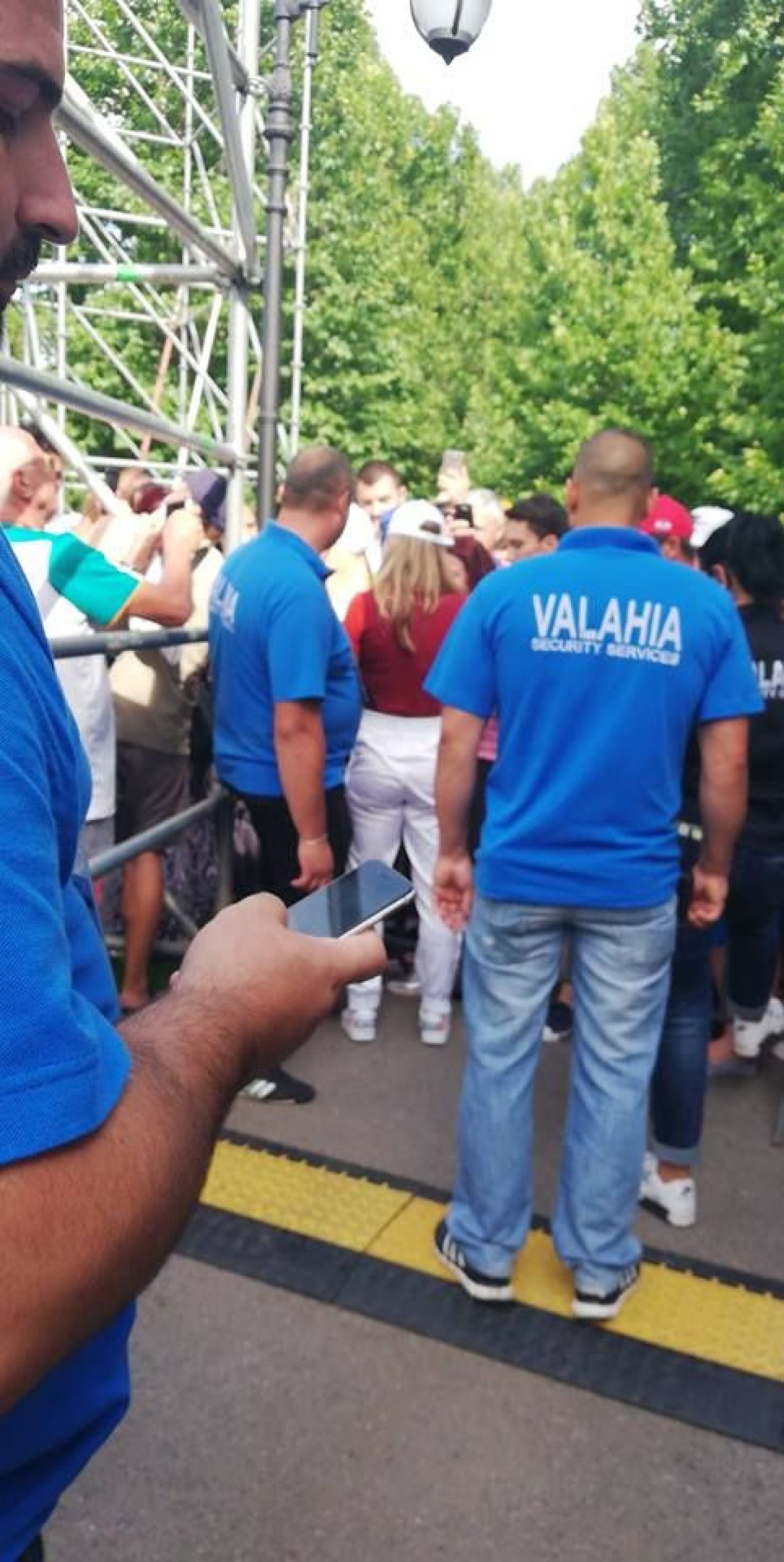 Simona Halep s-a DEGHIZAT ca sa nu fie recunoscuta! Aparitie surpriza azi la Bucuresti! FOTO_7