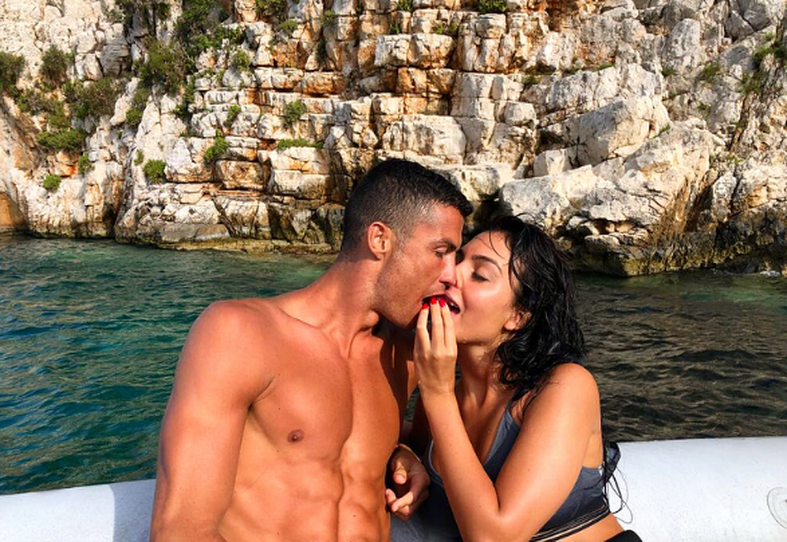 Gestul incredibil al lui Cristiano Ronaldo in vacanta din Grecia! Oamenii de la hotel au fost socati: ce bacsis a putut sa le lase