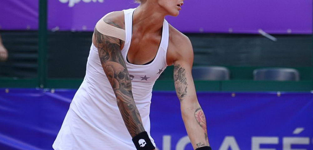 Aparitia momentului la turneul de la Bucuresti. Jucatoarea PLINA de tatuaje care tocmai a invins o romanca! FOTO