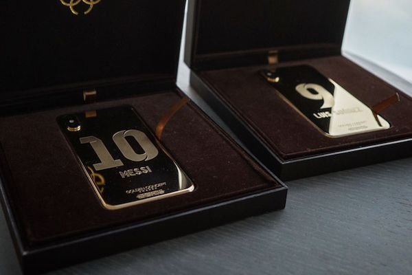 Cum arata si cat costa TELEFONUL DE AUR al lui Leo Messi! E placat cu metal pretios de 24 de karate: FOTO