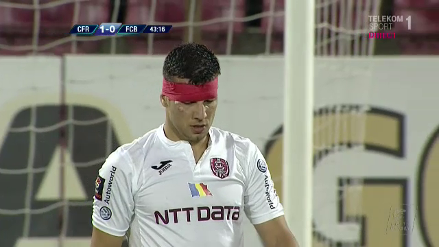 Tucudean si-a SPART CAPUL si a INNEBUNIT de nervi in timpul meciului! Imagini INCREDIBILE la Cluj_9