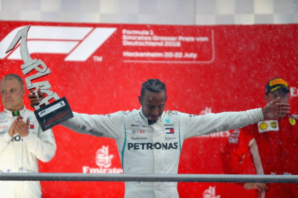 VICTORIE pentru Hamilton in Marele Premiu al Germaniei! Vettel a iesit in decor cand conducea cursa FOTO