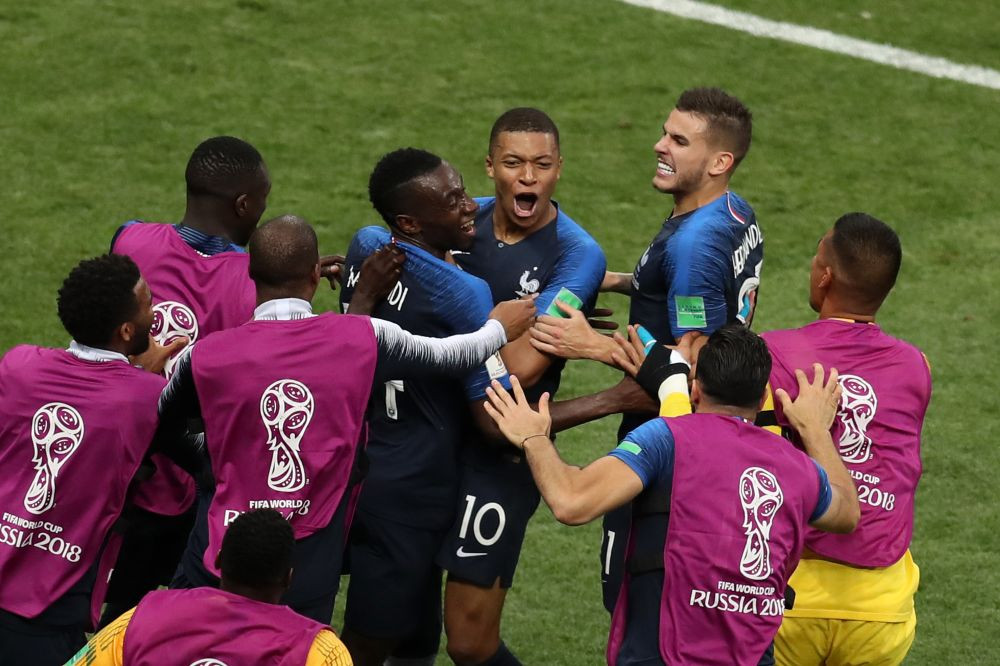 Sefu , daca-l iei, facem SUPER ECHIPA! Mbappe a dezvaluit ca a vorbit cu seicul lui PSG despre un transfer, iar jucatorului i-a lasat biletele in buzunare