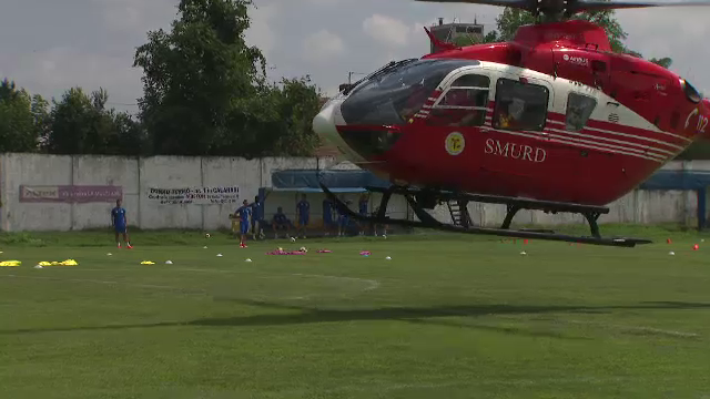 Moment incredibil la o echipa de Liga 1 la antrenamentul de astazi: s-au trezit cu un elicopter SMURD pe gazon! Reactia antrenorului