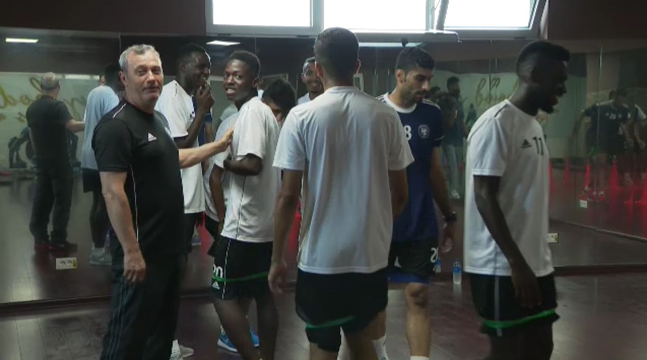Rednic i-a convins pe arabi ca Romania e raiul Europei :) Al Faisaly a venit sa faca pregatirea la Bucuresti_3