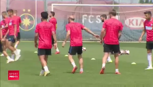 Iubita lui Lautaro Martinez a comis-o din nou! S-a pozat intr-o tinuta care a INFIERBANTAT internetul!_3