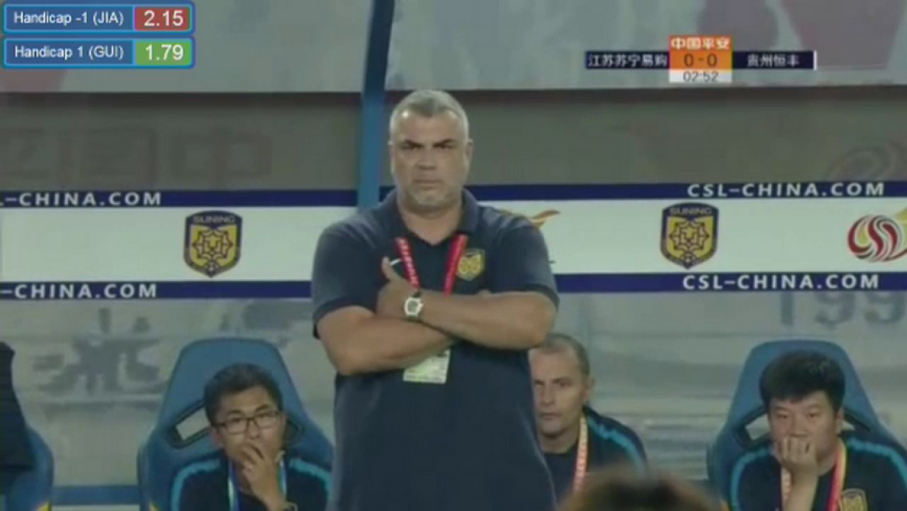 Nebunie in derby-ul din China: Olaroiu 3-1 Petrescu! Echipa lui Oli a intors in 3 minute rezultatul, SuperDan a facut crize pe banca dupa ratari uriase! VIDEO_1