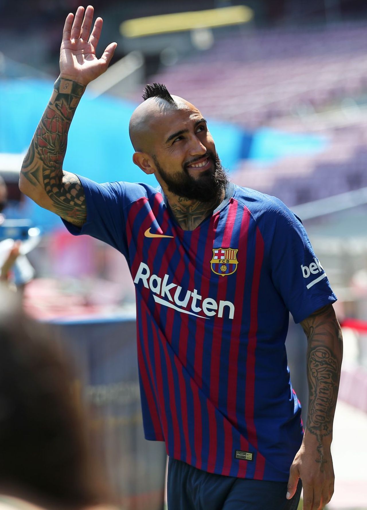 Vidal i-a surprins pe fanii Barcei la prezentarea oficiala: