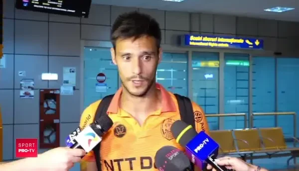 Camora a RABUFNIT la revenirea in tara: Credeti ca sunt prost?