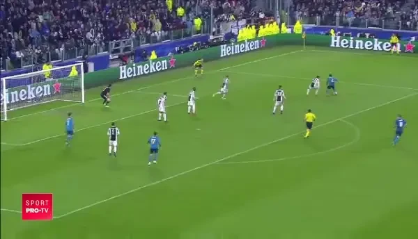 Foarfeca lui Ronaldo cu Juventus, nominalizata la golul anului!