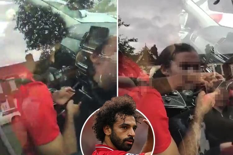 Liverpool l-a DENUNTAT pe Salah la politie dupa ce a fost surprins ca folosea telefonul mobil la volan. VIDEO