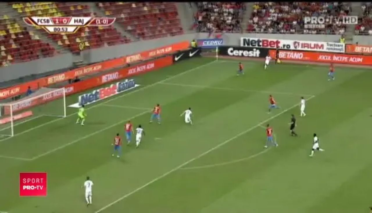 Se ingroasa GLUMA intre Zlatan si Diletta! Sexy-jurnalista s-a relaxat la o CAFEA, dar