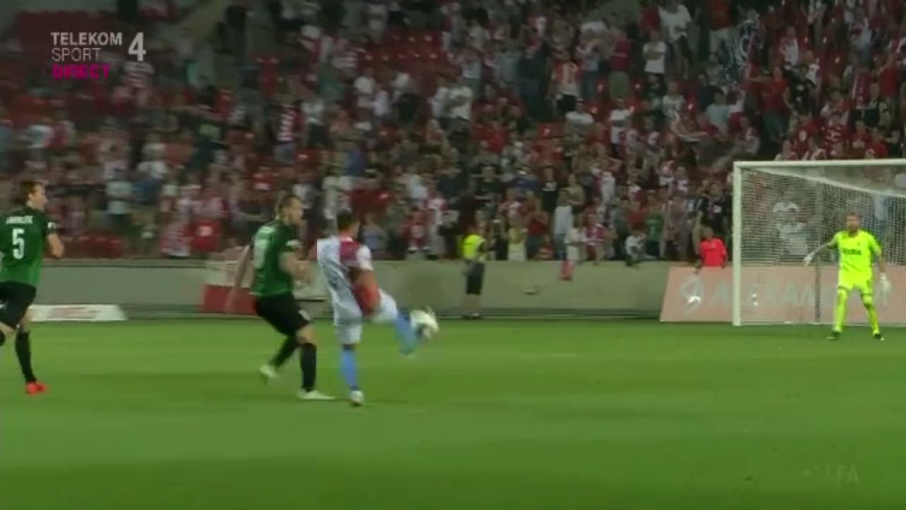 Baluta, aproape de golul sezonului in Cehia! A incercat un lob ca HAGI, bara l-a scapat pe portar_4