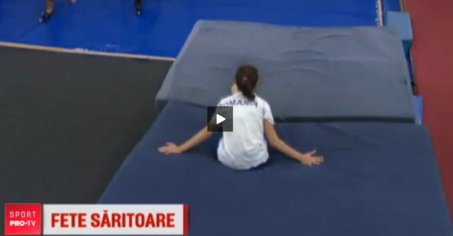 Romancele de la sarituri in apa, care se antreneaza pe saltele, au luat bronzul la mondiale // VIDEO