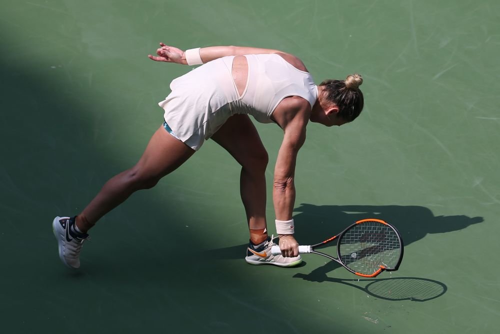 Ce se intampla cu racheta DISTRUSA de Simona Halep la partida cu Kanepi! Gestul superb al liderului mondial