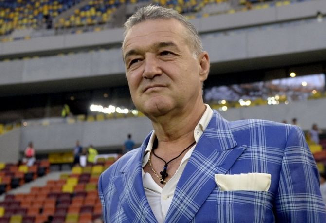 FCSB - Rapid Viena, PRO TV | Gigi Becali a confirmat PRIMUL 11. Cine va juca in centru, in spatele lui Gnohere