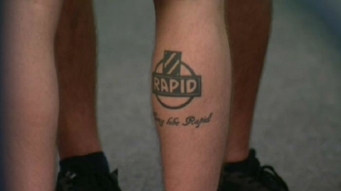 FOTO: Suporterii Rapid Viena au ajuns la stadion, cu doua ore inainte de meci // Cati vor fi in tribune