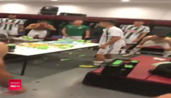 FCSB - RAPID VIENA 2-1 | AAAaaaaaaaaaa!!! Ivan, urletul victoriei in vestiar! Ce muzica le-a pus colegilor in autocar