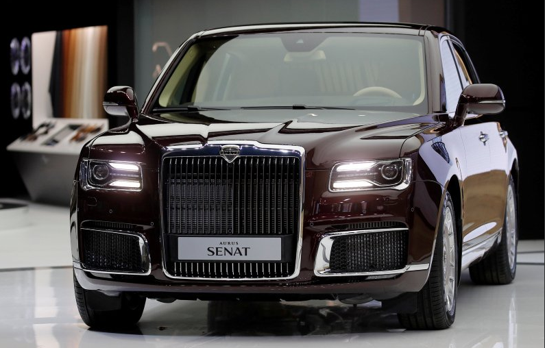 Masina lui Putin se vinde la liber! Cat costa mandria industriei auto din Rusia // FOTO