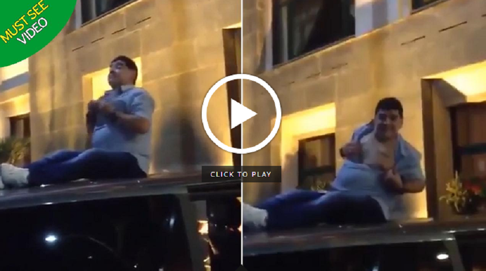 Presedintele de la Brest nu putea sa apara altfel :) Maradona, rupt in doua, in fata fanilor Dinamo Brest // VIDEO