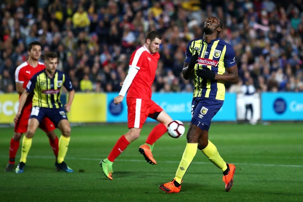 Usain Bolt a debutat ca fotbalist la Central Coast Mariners! Jamaicanul a fost aproape sa marcheze | FOTO&VIDEO_3