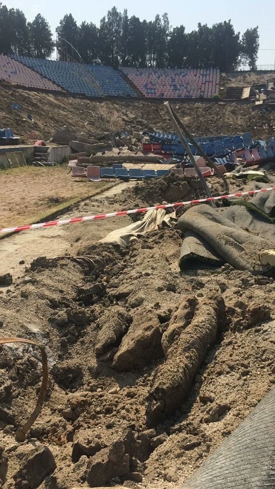 Ramas bun, Ghencea! Peluza Sud a facut spectacol printre ruine: