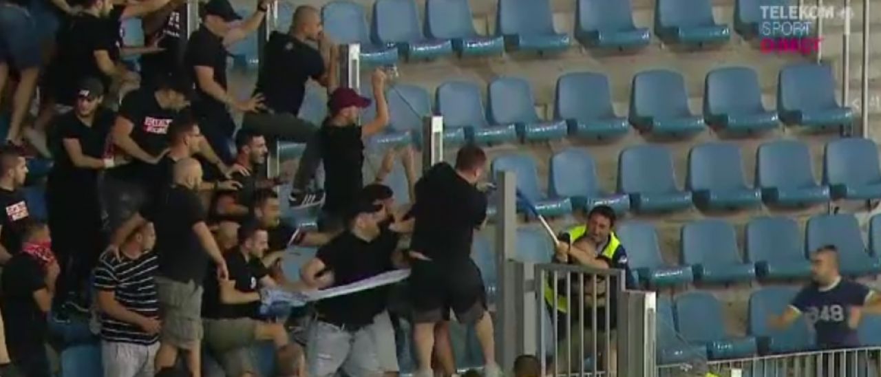 UNIVERSITATEA CRAIOVA 3-0 DINAMO | I-au batut numai in tribune! Dinamo, DISTRUSA de Craiova! Dubla GENIALA a lui Mitrita!_3