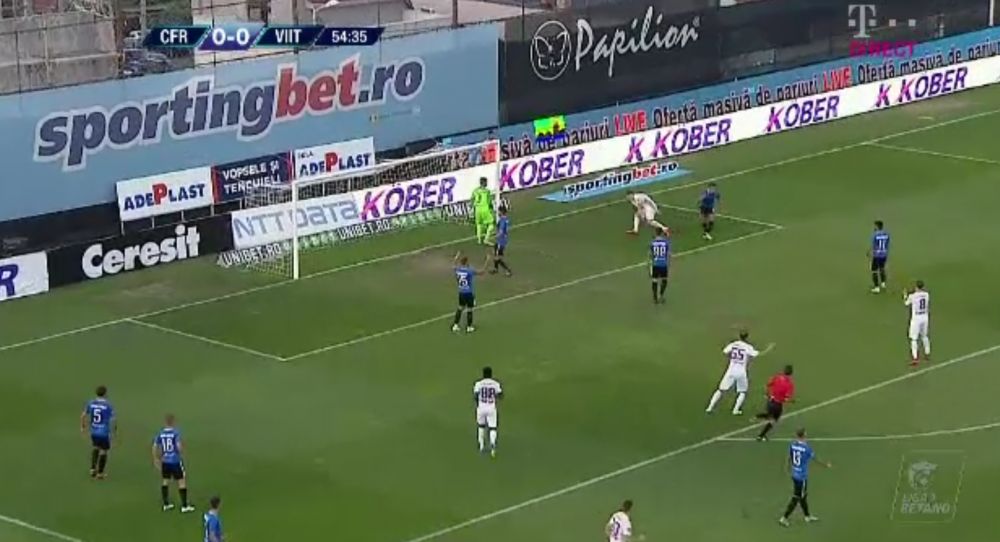 CFR CLUJ 1-2 VIITORUL | Vodut reuseste golul campionatului cu o executie SUBERBA de la mijlocul terenului! Hagi marcheaza din penalty!_4
