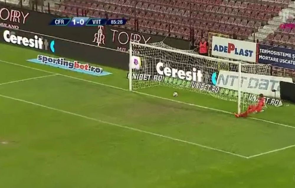CFR CLUJ 1-2 VIITORUL | Vodut reuseste golul campionatului cu o executie SUBERBA de la mijlocul terenului! Hagi marcheaza din penalty!_7