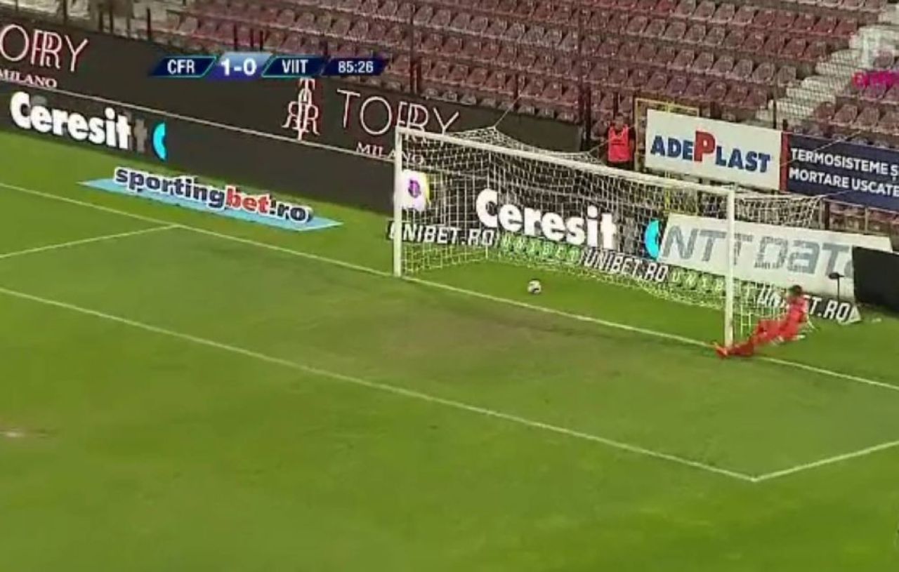 CFR CLUJ 1-2 VIITORUL | Vodut reuseste golul campionatului cu o executie SUBERBA de la mijlocul terenului! Hagi marcheaza din penalty!_7