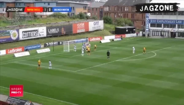 GOL FANTOMA INCREDIBIL! E uimitor cum arbitrul nu a observat ca mingea a intrat in poarta!