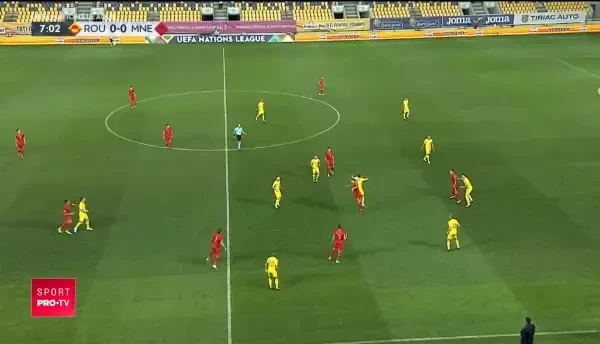 Romania - Muntenegru | Oaspetii cer penalty la o interventie a lui Sapunaru