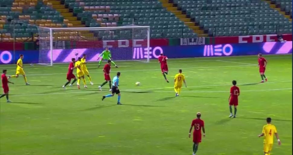 PORTUGALIA U21 - ROMANIA U21 1-2 | CE MECI, CE NEBUNIE! DRAMATISM TOTAL in Portugalia: Radu apara penalty in MINUTUL 90+9, Romania a jucat in 9 oameni | VIDEO_5