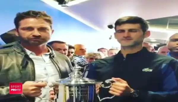 "THIS IS SPARTA!!!" Gerard Butler si Djokovic au imitat celebra scena din 300. VIDEO