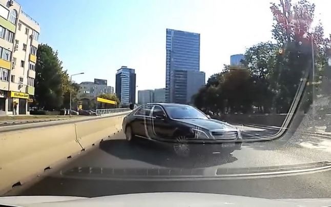 Masina lui Becali, manevra periculoasa pe contrasens! Imaginile surprinse in trafic au ajuns pe internet. VIDEO