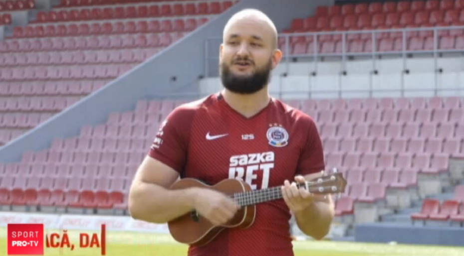 VIDEO: Un cantaret cunoscut la Praga i-a facut o melodie lui Stanciu la mandolina :)