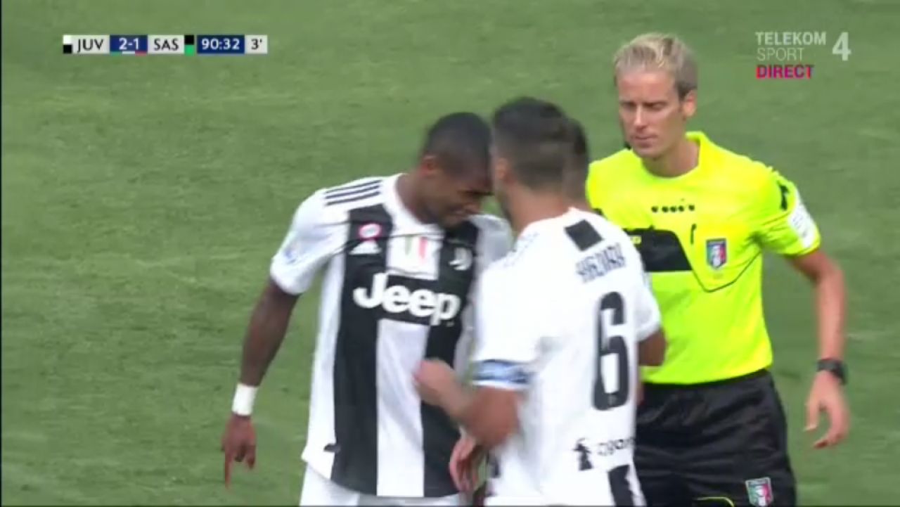 Momentul SCANDALOS care umbreste ziua MAGICA a lui Ronaldo! L-a SCUIPAT in fata dupa ce i-a dat un cap in gura! Gest SCANDALOS pe teren_2