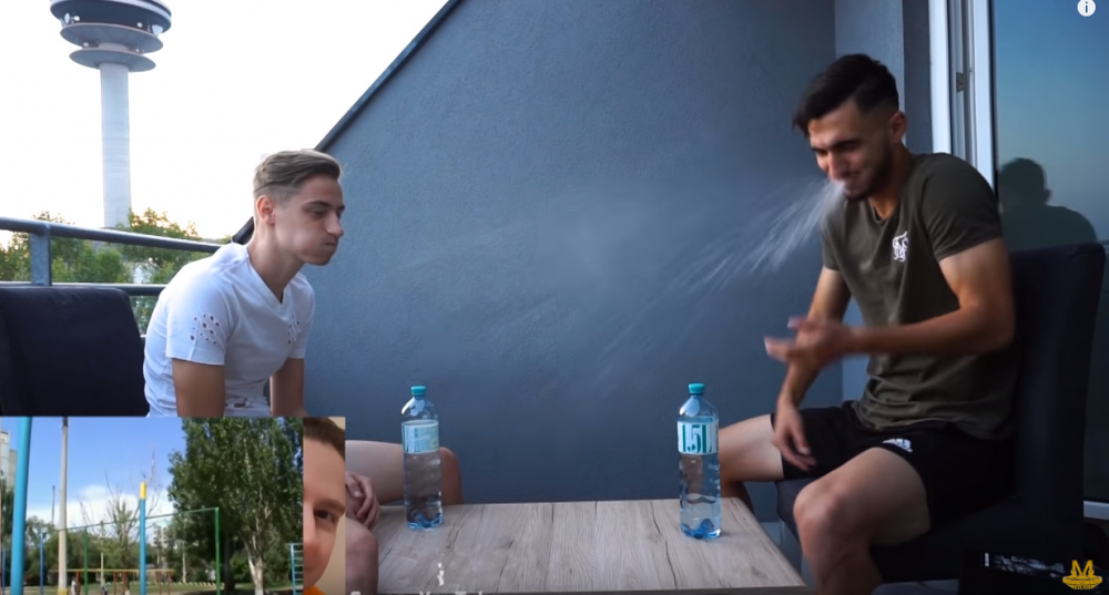 VIDEO | Daca razi, te uzi! Andrei Ivan a acceptat provocarea unui vlogger si s-a spart de ras :)