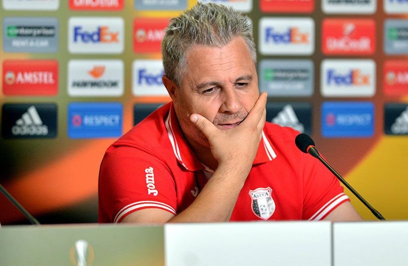 Sumudica se ia din nou de Dica: Nu se poate, FCSB are 10 jucatori pe an care se rup!