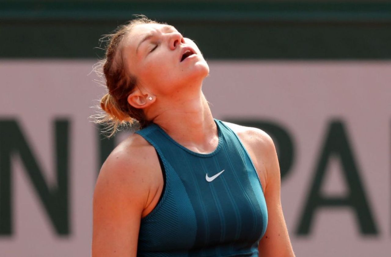 SIMONA HALEP - DOMINIKA CIBULKOVA 0-6, 5-7 | Chinuita de accidentari, Simona Halep a pierdut primul sau meci dupa o pauza de o luna! Halep a cerut in 2 randuri ajutorul medicilor_3