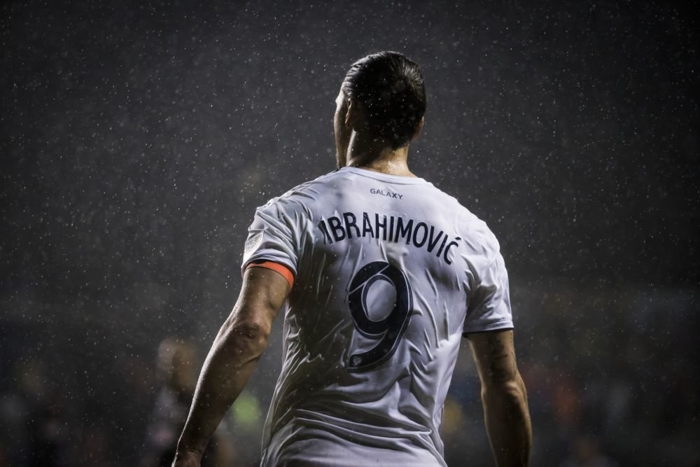 O BIJUTERIE :) Ibrahimovic a lovit din nou! Gol fabulos in ultimul meci pentru LA Galaxy: super executie a lui Zlatan | VIDEO