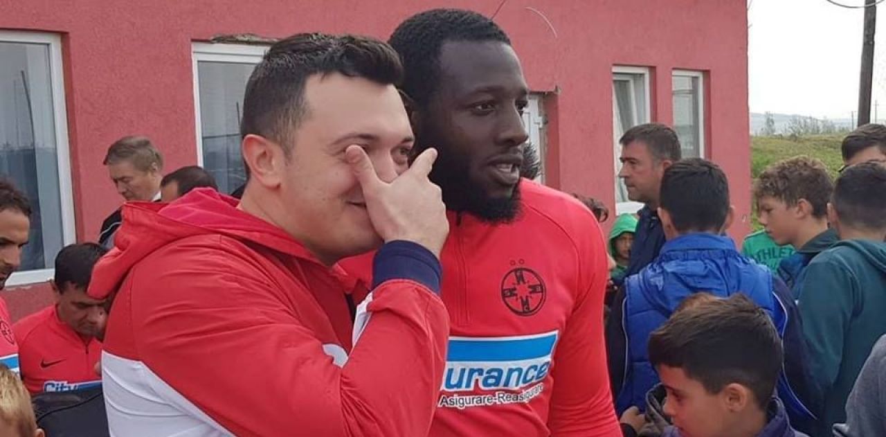 HERMANNSTADT - FCSB | ASEDIU in vestiarul echipei lui Dica! Ros-albastrii au fost asaltati de fani inainte de meci_2